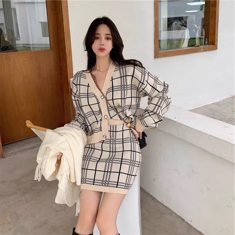 H&F Plaid Cardigan Outfit c