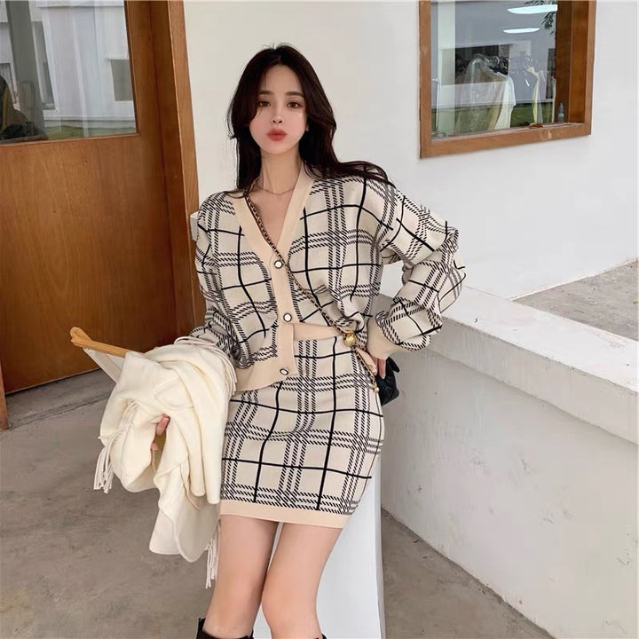 H&F Plaid Cardigan Outfit c
