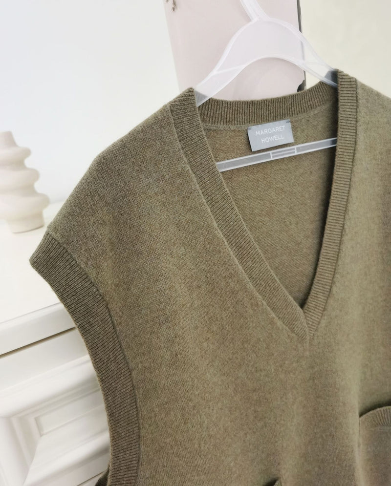 Cashmere knitted vest