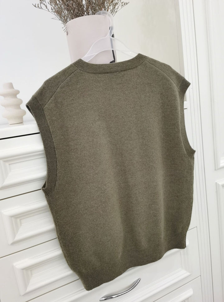 Cashmere knitted vest