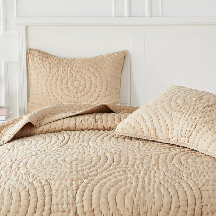 Halo Cotton Voile Hand Stitched Quilt Set