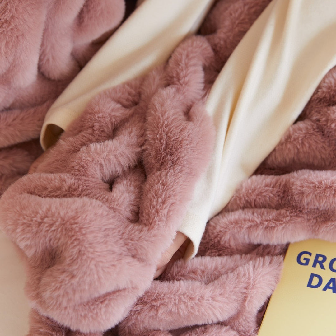 H&F Faux Fur Blanket c