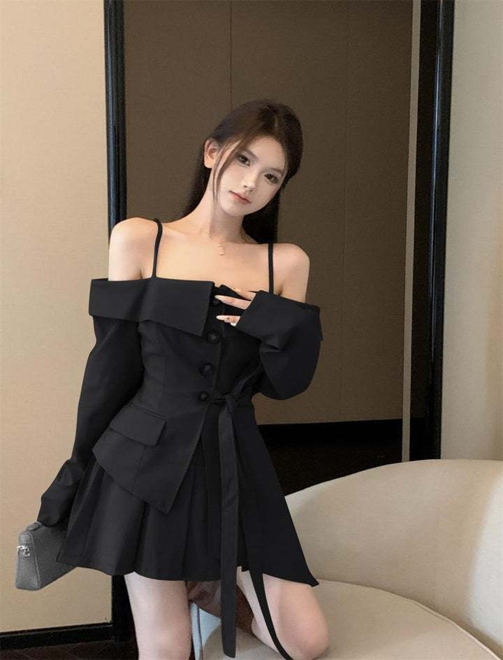 H&F Off-Shoulder Pleats c