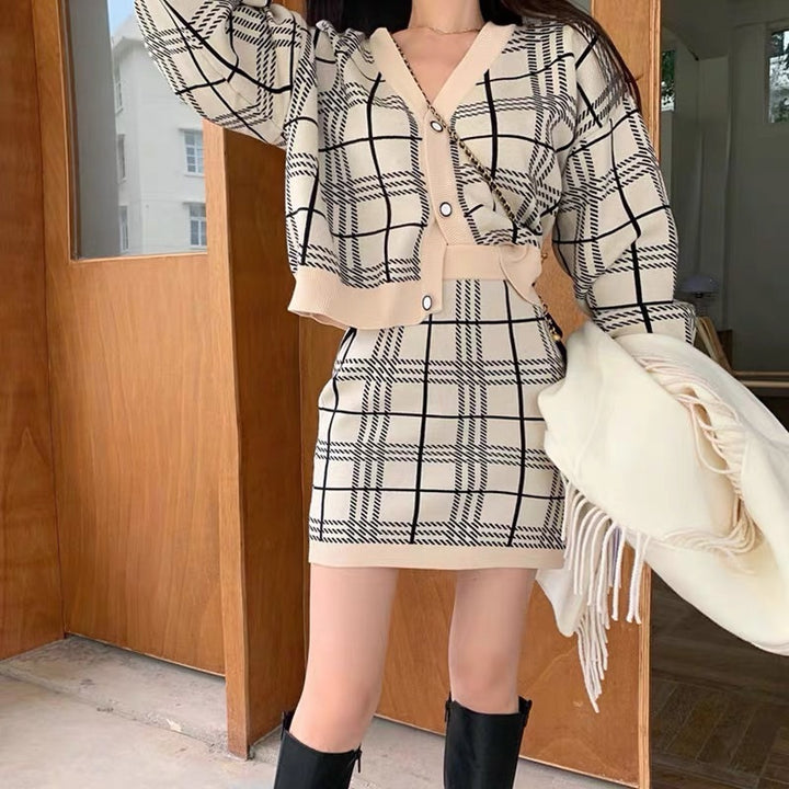 H&F Plaid Cardigan Outfit c