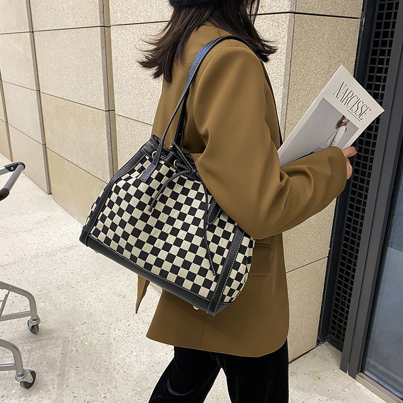 H&F Checkerboard Contrast Tote c