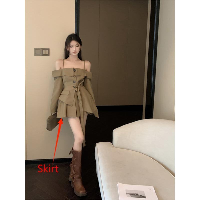 H&F Off-Shoulder Pleats c