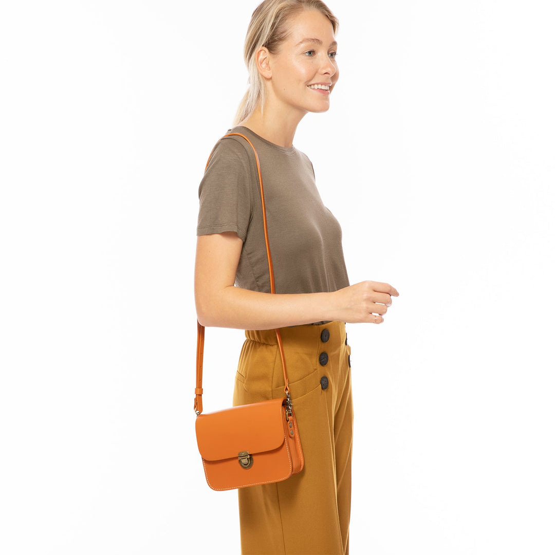 H&F Brown Leather Crossbody d