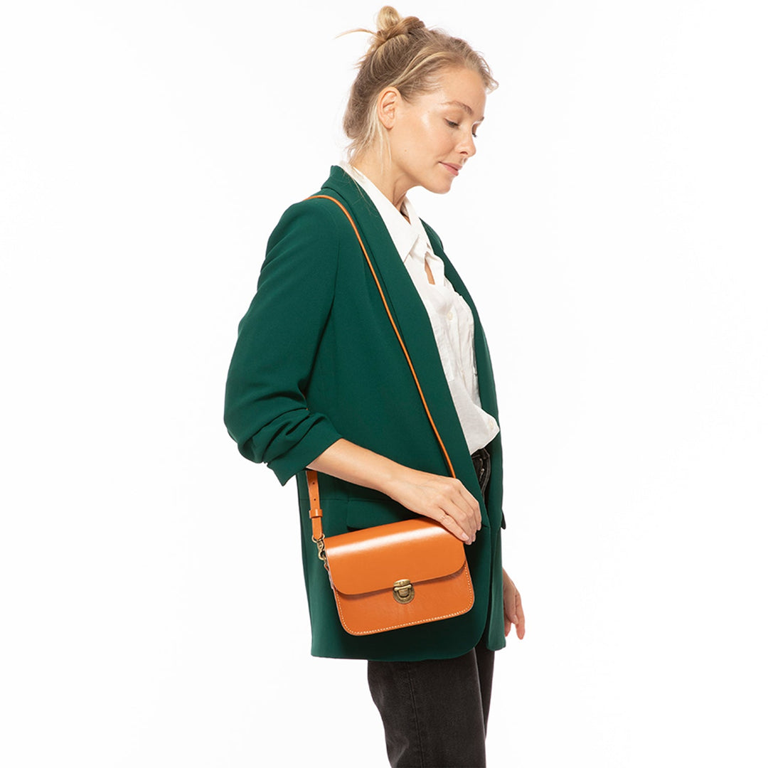 H&F Brown Leather Crossbody d